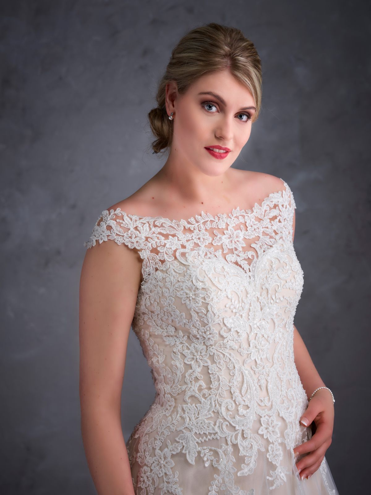 Overzicht showroom Bruidsmodeland