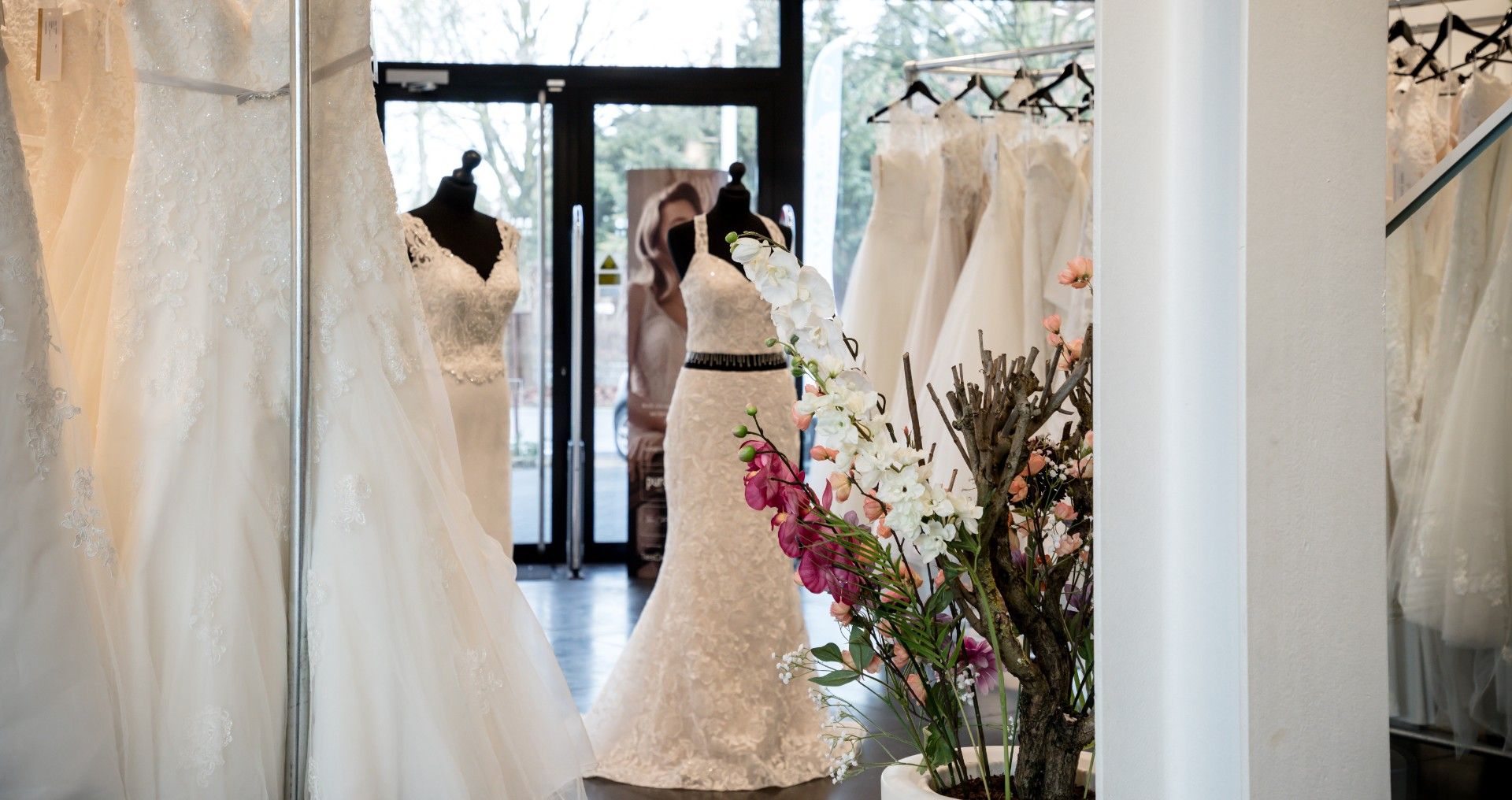 Koop exclusieve bruidsmode in Lommel