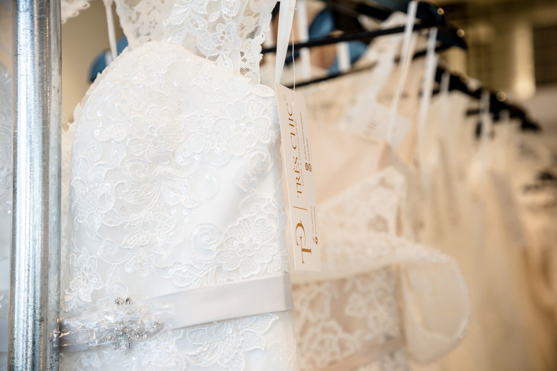 Bruidsmode is ons vak en onze passie.